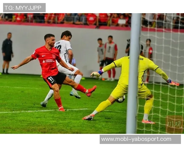 成都蓉城奥地利籍守门员教练汉斯正式加盟北京国安引发球迷热议